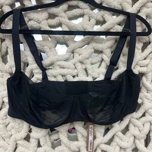 SKIMS NO SHOW MOLDED UNLINED BALCONETTE BRA NWT - ONYX